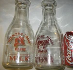 Antique Country Home Hickory Hill Glass Cow Milk Bottle Metal Wood Rack Carrier. Fixed Price $199.96.